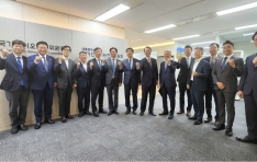 ​�������̿�������, ������̿� CEO�� ù ���� ����